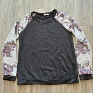 12 PM By Mon Ami Long Sleeve Shirt Womens Medium Gray With Floral Sleeves